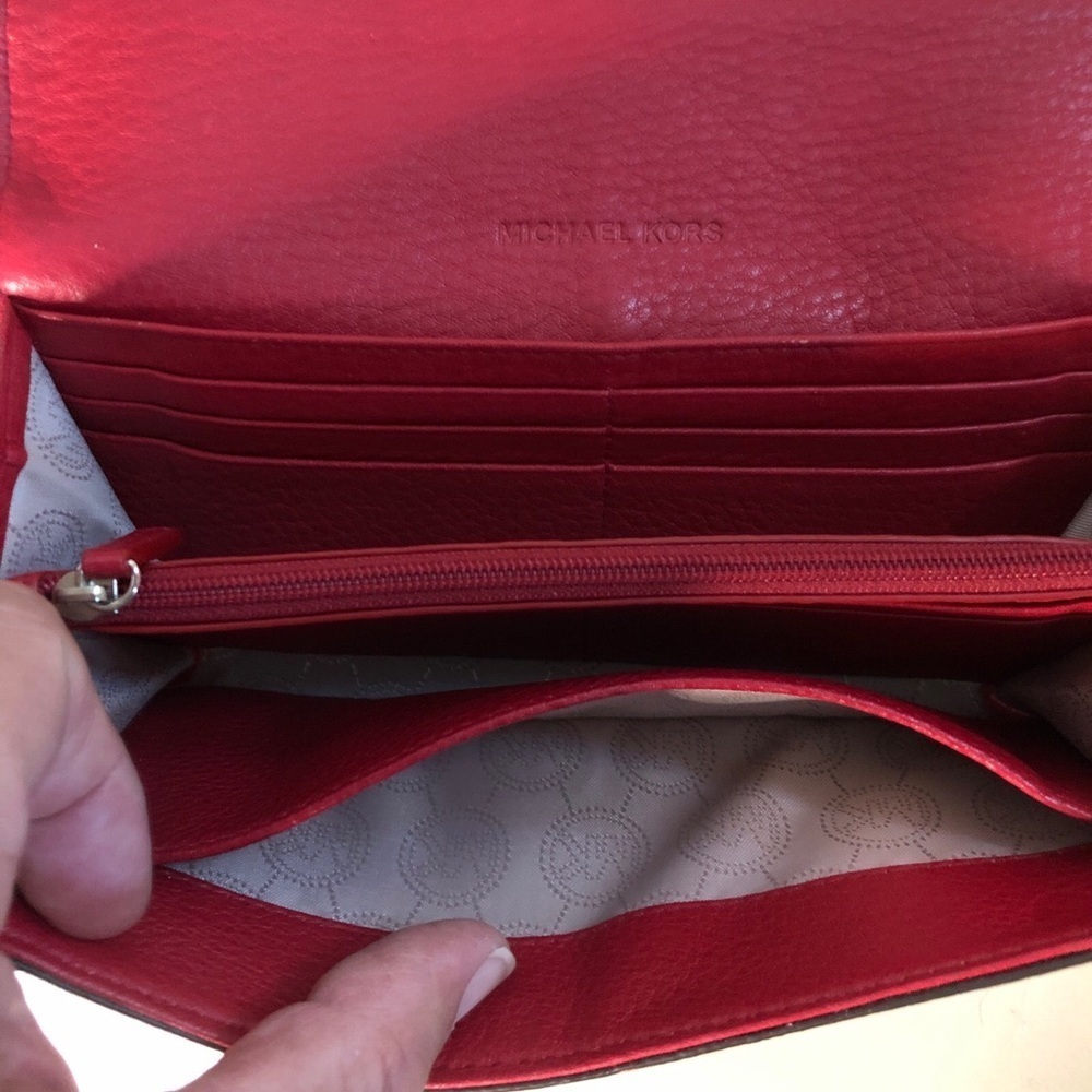 Michael Kors Fulton Soft Leather Red Flap Wallet - Picture 5 of 8